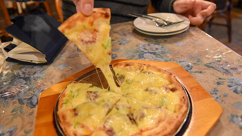 48年の歴史を持つ磯子区根岸の「横浜ピザハウス」が閉店へ。昔ながらのピザの味は？