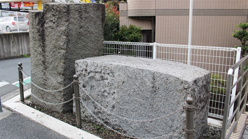 戸塚駅近くにある「謎の巨石」の正体を調査！