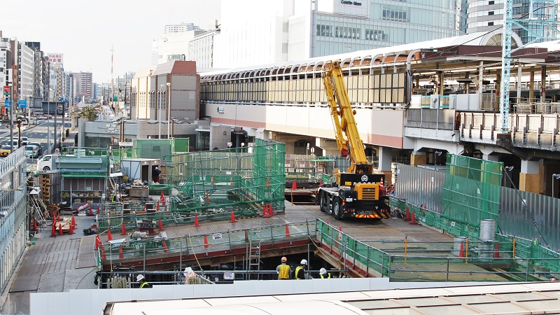 桜木町駅の新改札、工事現場の状況は？　駅前複合ビルや歩道橋の整備も進行中！